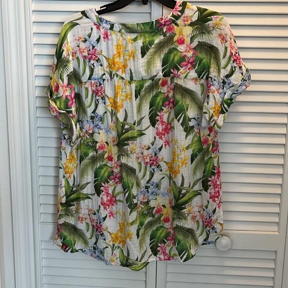 Tommy Bahama Tropical Floral Woman’s Top-100% Soft Cotton Size Medium - Picture 5 of 9